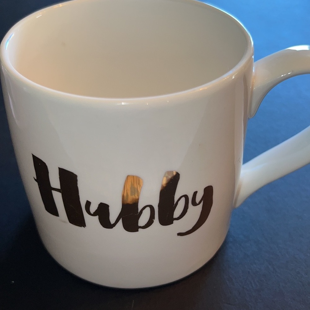 Slant 20oz ceramic jumbo coffee mug w/gold silver lettering “hubby”-NWOT